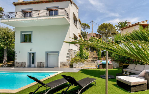 Les Nanous - Photo 1